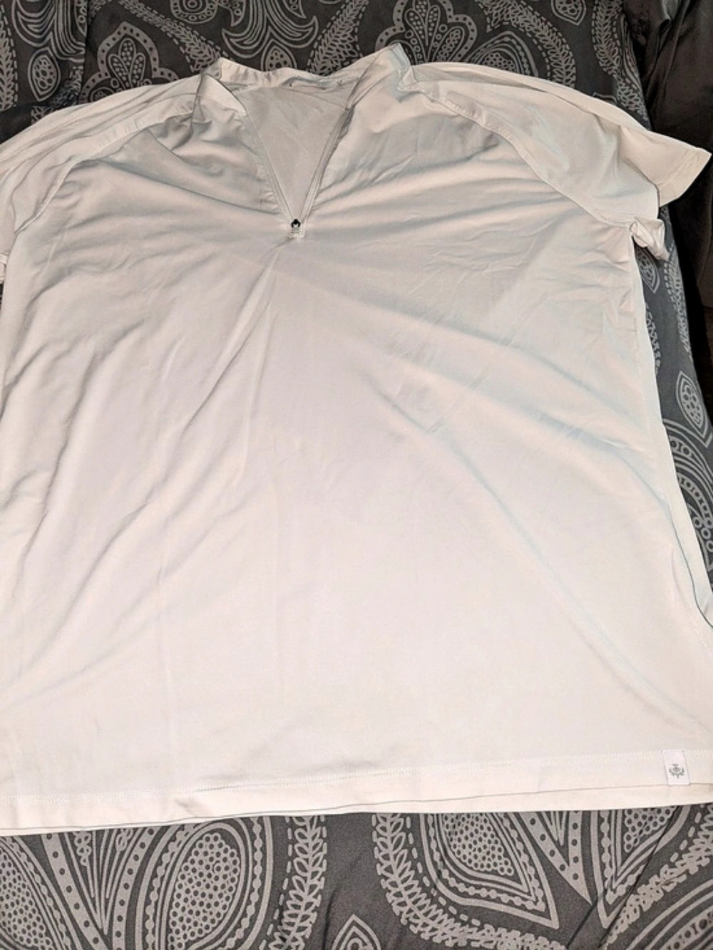 Lily Hagen Short Sleeve Top in White Size Large Like New